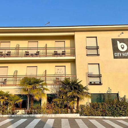 B City Hotel Bardolino Esterno foto