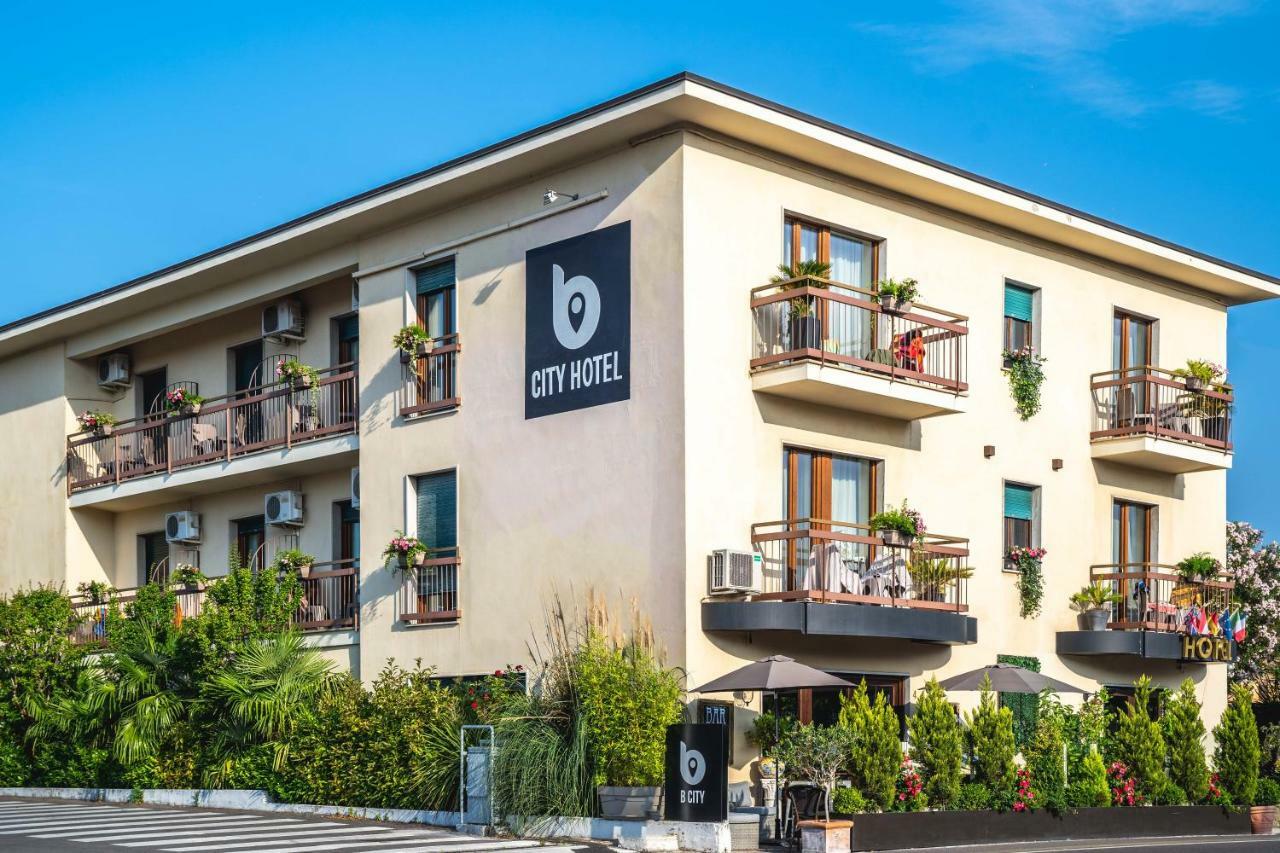 B City Hotel Bardolino Esterno foto